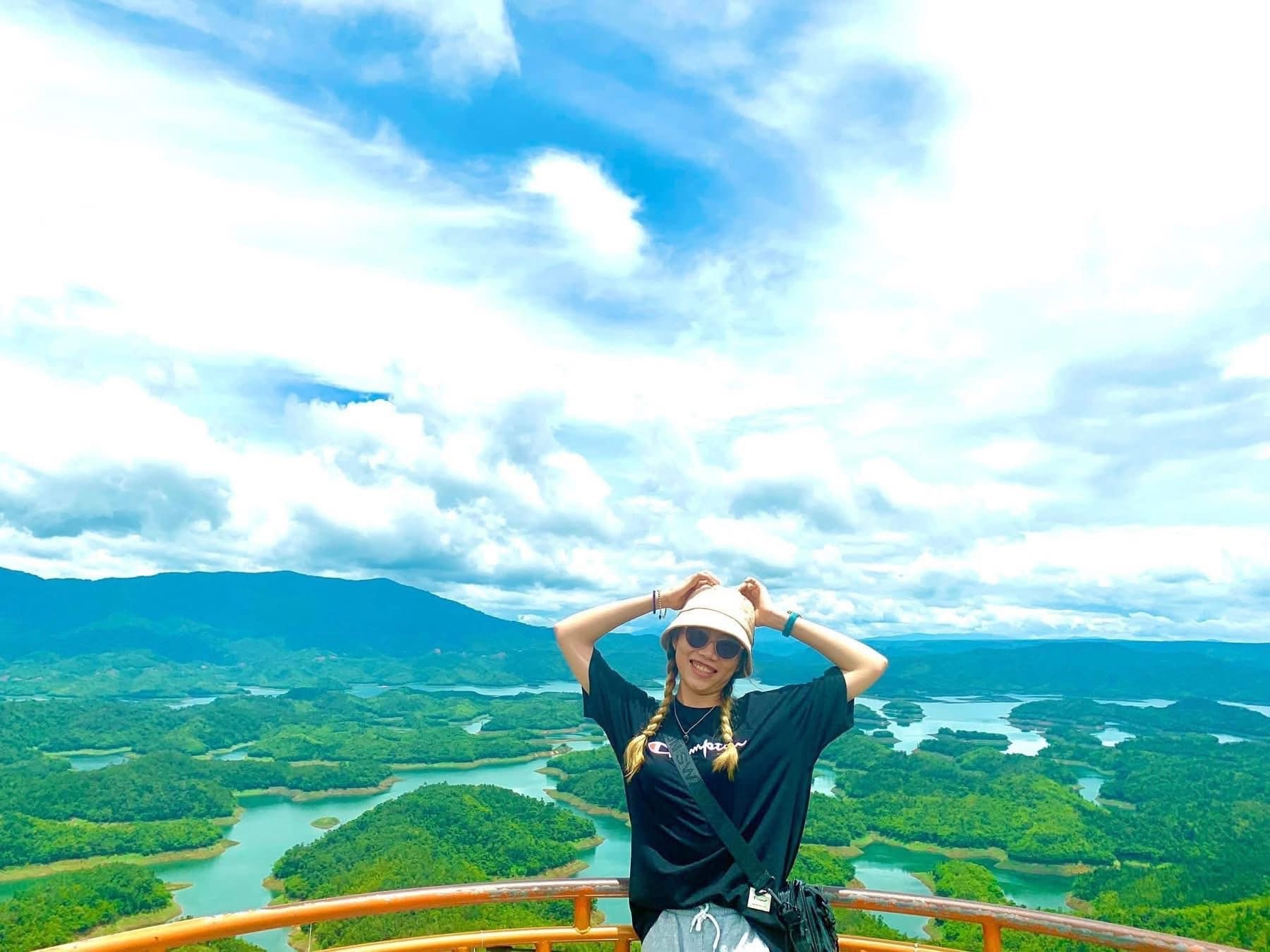 Khung cảnh hồ Tà Đùng làm người ta muốn quay lại